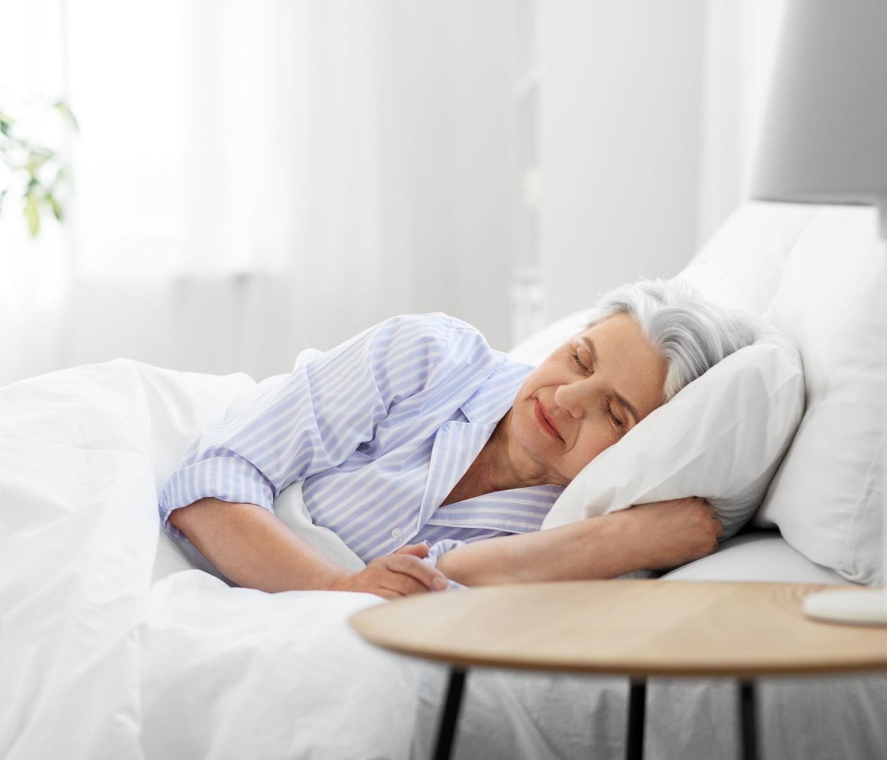 Sonno e anziani, come cambia il riposo nel tempo e come favorirlo 