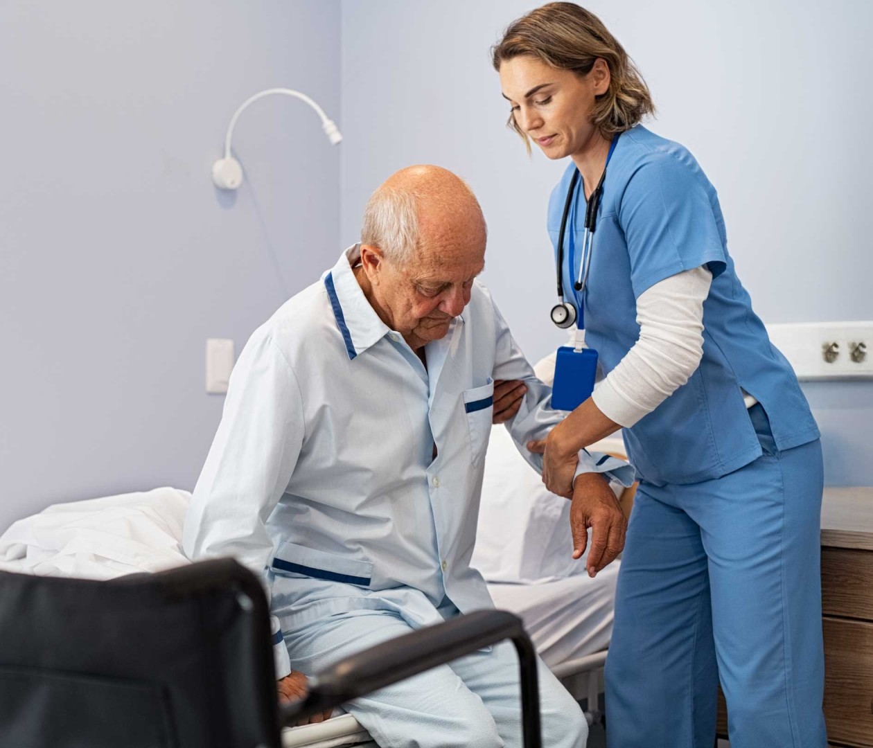 Mobilizzazione del paziente allettato per prevenire le complicazioni legate all’immobilità prolungata